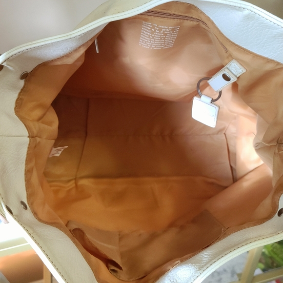 Matt & Nat large white leather hobo bag - Picture 5 of 11